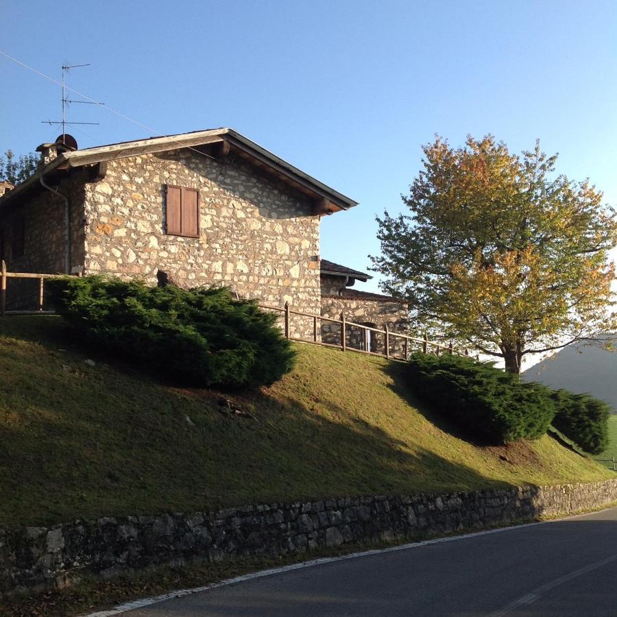 Mirabilia Bed and Breakfast Adrara San Rocco Εξωτερικό φωτογραφία