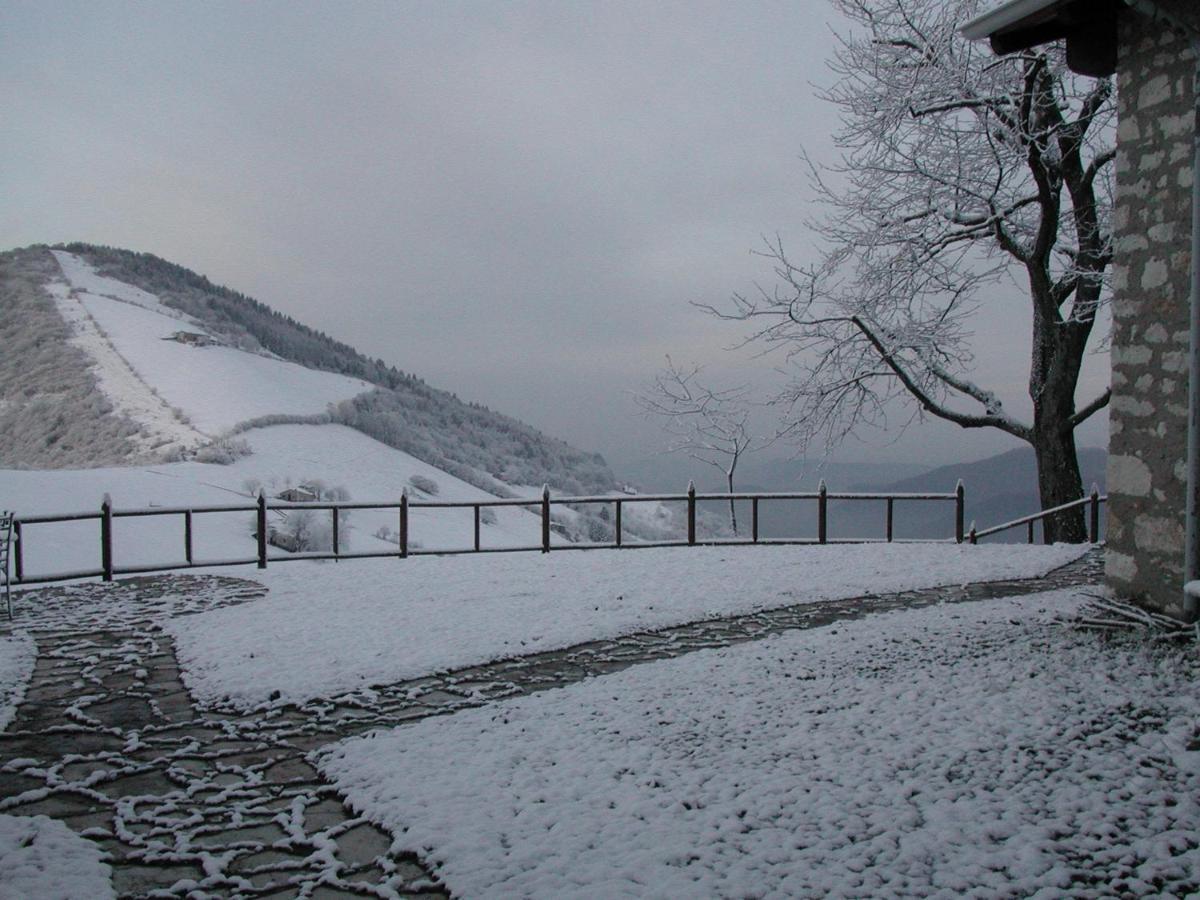 Mirabilia Bed and Breakfast Adrara San Rocco Εξωτερικό φωτογραφία